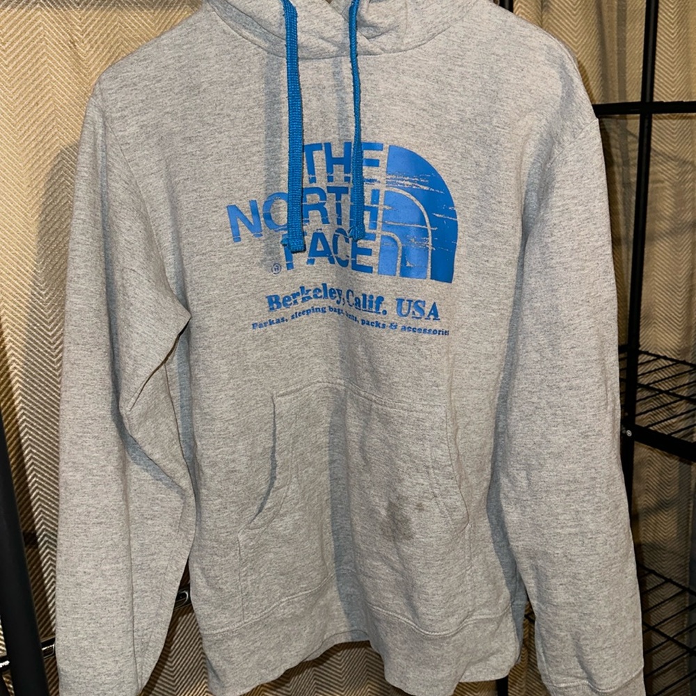 Mens used small The North Face pull over hoodie gray